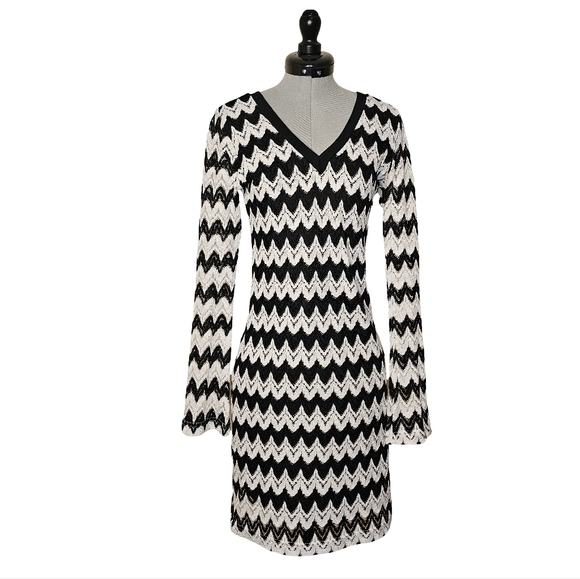 Mini dress - Picture 1 of 2